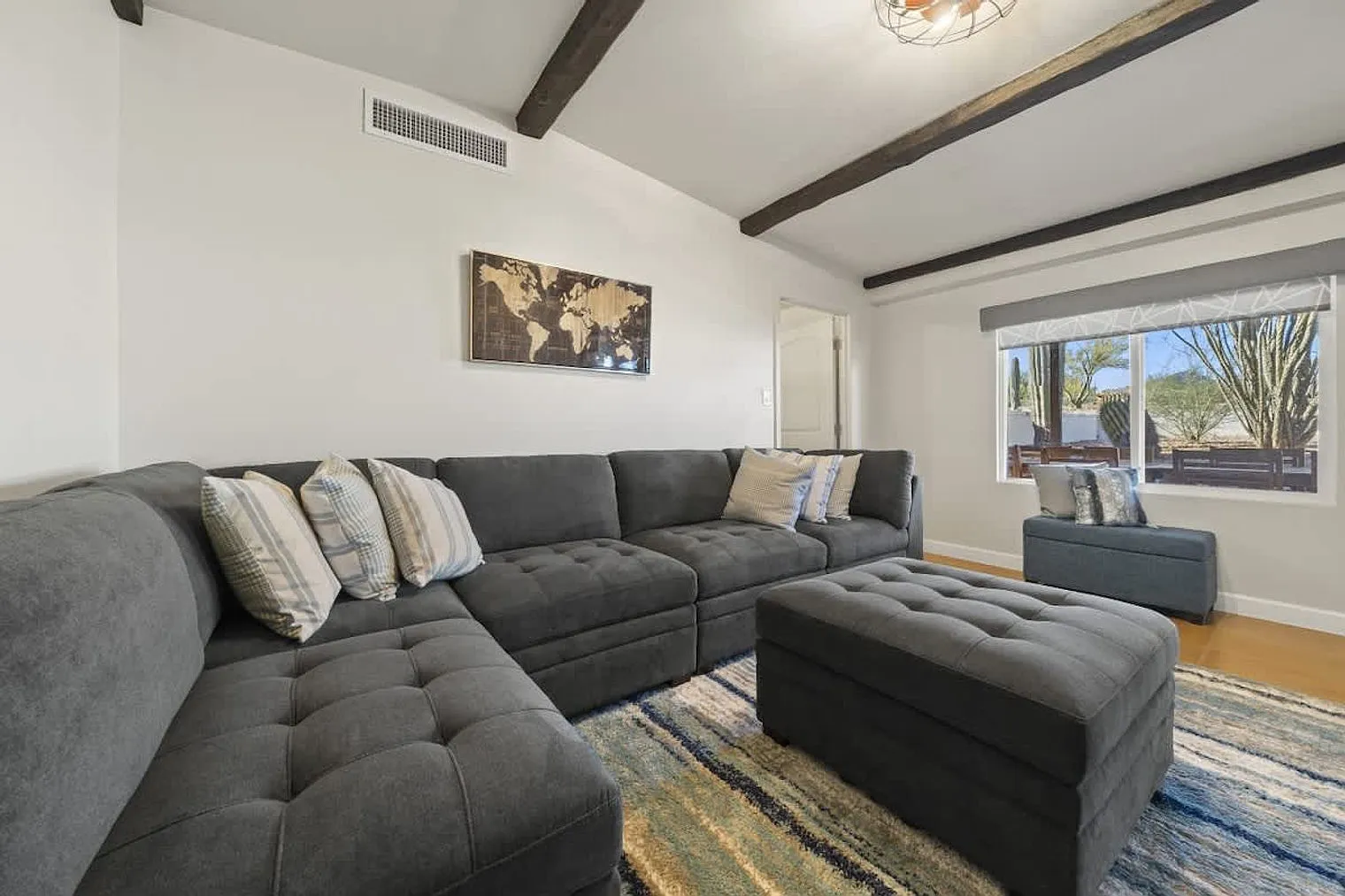 5 bed, 4.0 bath, 2464 sqft, $8,997 — Photo 2