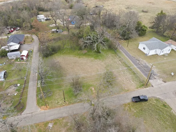 711 E Pine St, Winnsboro, TX 75494