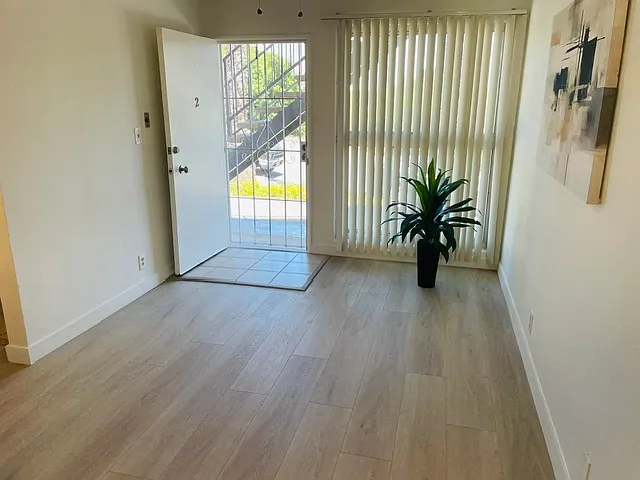 955 Hillcrest St #2 — Photo 14