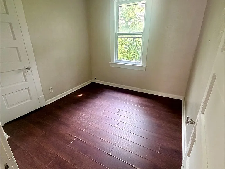 2237 Ontario Ave — Photo 12