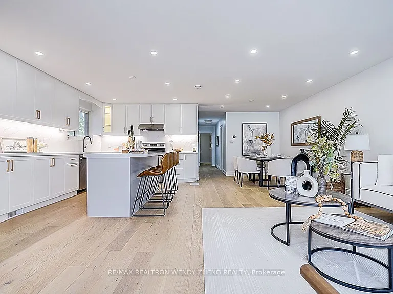 47 Sherwood Forest Dr #MAIN — Photo 3