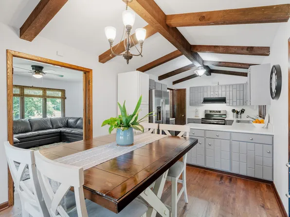 156 Shadywood Ln, Delano, MN 55328