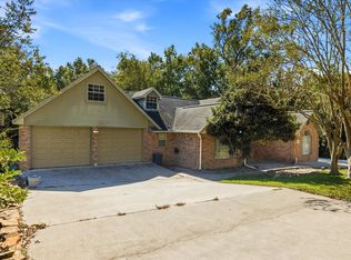 205 Don Q Ln, Baytown, TX 77523
