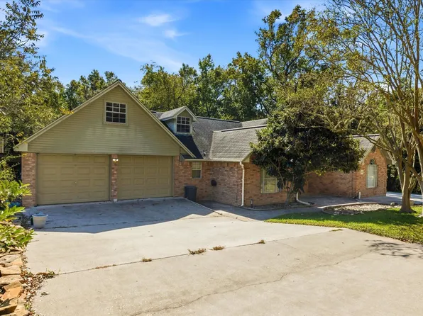 205 Don Q Ln, Baytown, TX 77523