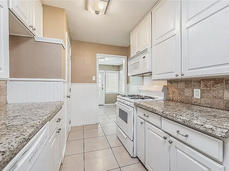 305 Francis Dr — Photo 11