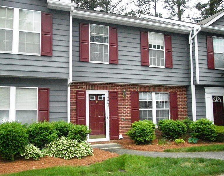 CENTRALLY LOCATED TOWNHOME