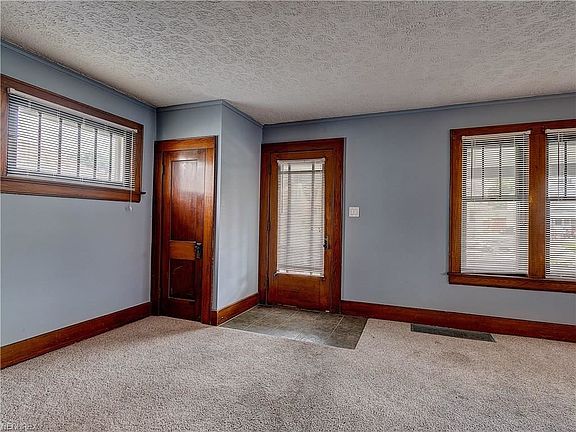 5th image of 1370 Aster Ave