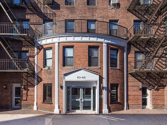 5th image of 65-44 Saunders St #208