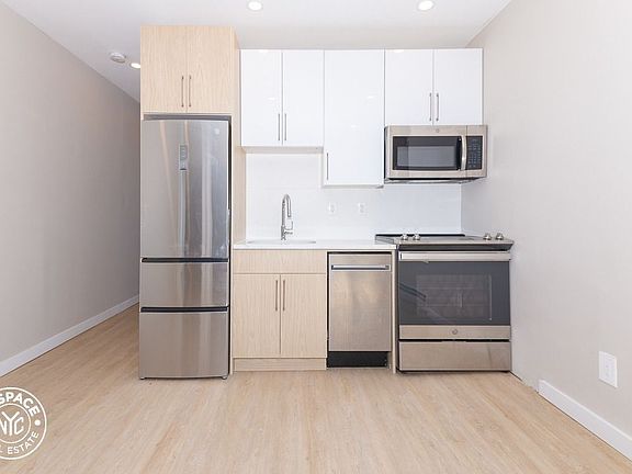 5th image of 879 De Kalb Ave #79