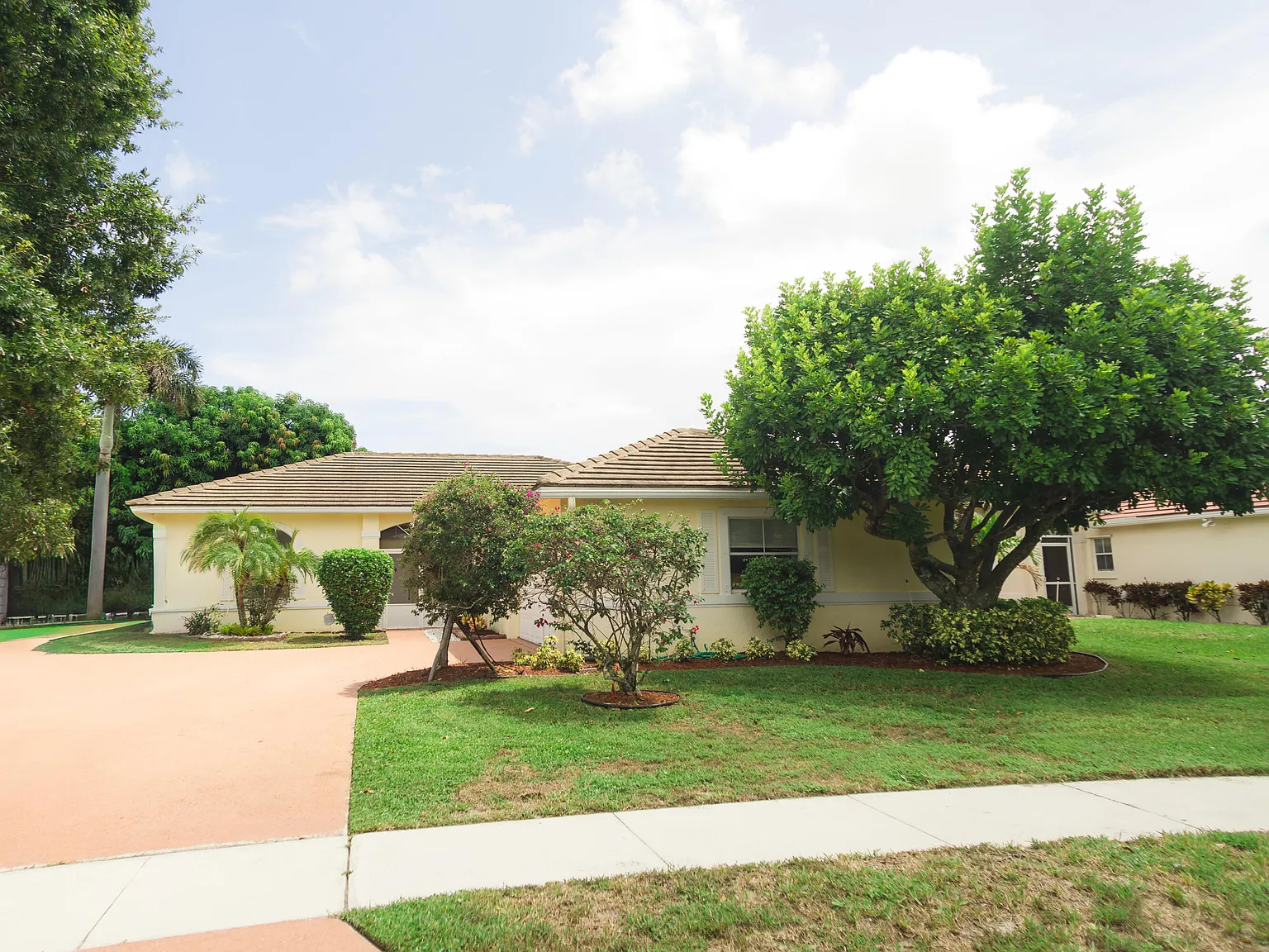 3 bed, 2.5 bath, 1750 sqft, $3,500 — Photo 1