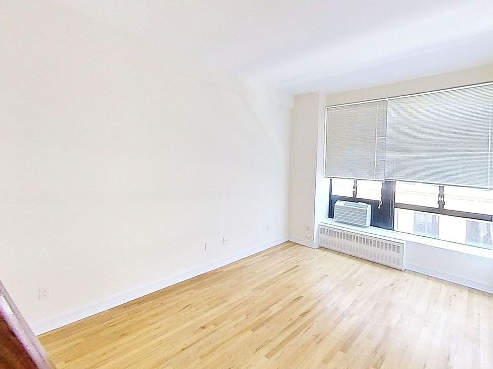 1st image of 1 Astor Pl #5-D*
