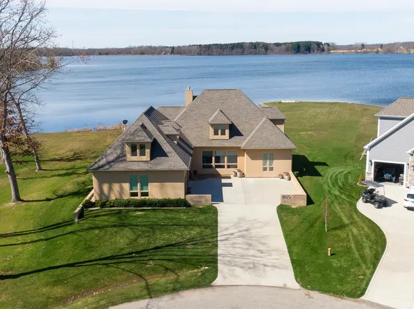 1899 Suncrest Dr, Grass Lake, MI 49240