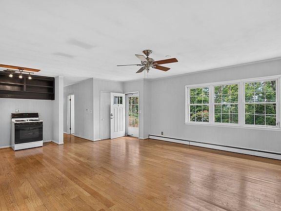 5th image of 450 Mountain View Dr
