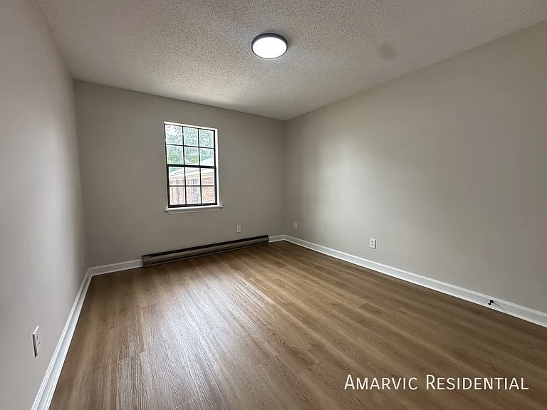 2478 Godwin Ln — Photo 10