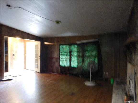 4th image of 509 E 64th St