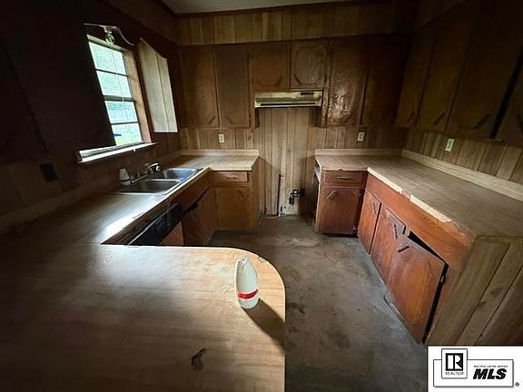 2nd image of 604 Belle Grove Cir