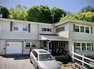 3758 Redbud Dr, Northampton, PA 18067