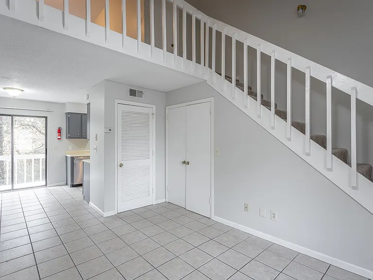 Amberwood Chalet: Modern Comfort in Chattanooga — Photo 3