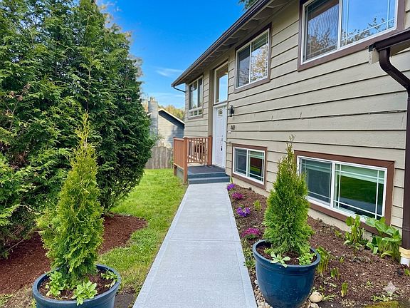 3rd image of 430 128th Ave SE
