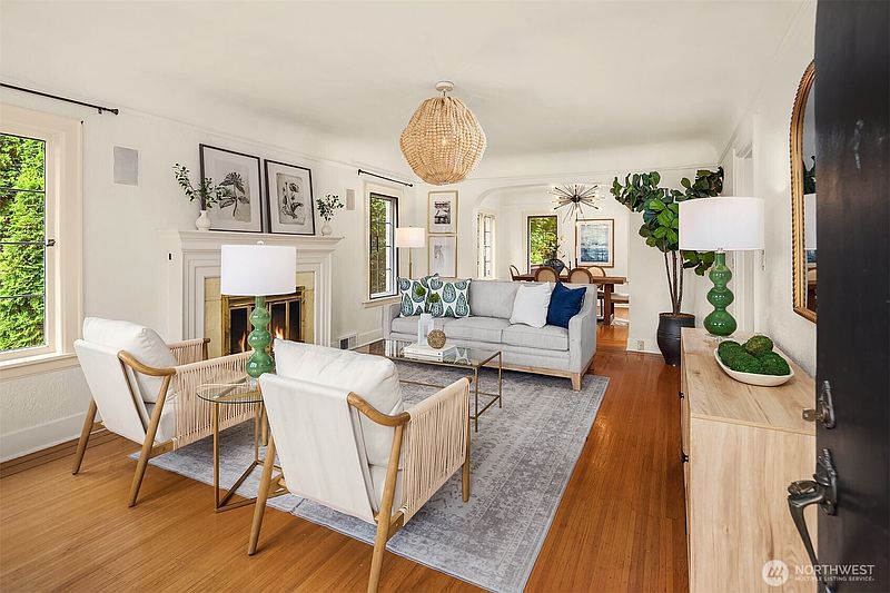 3rd image of 4322 NE 43rd Street