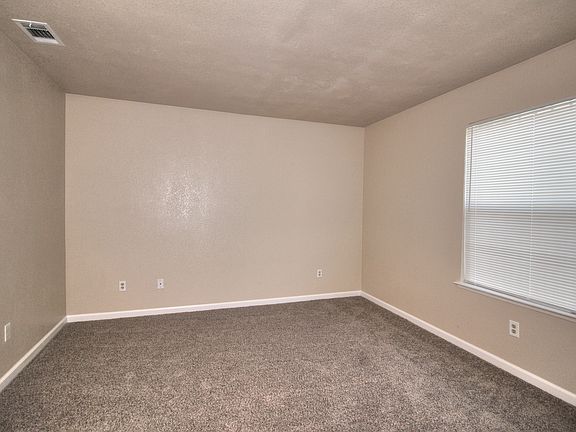 3rd image of 77 Carrotwood Ct