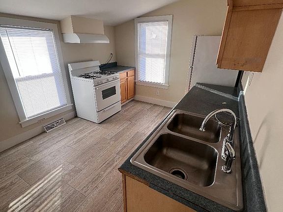 5th image of 434 Chenango St APT 1