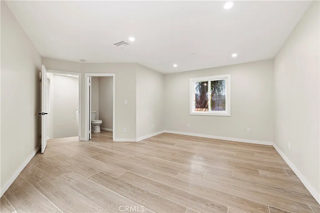 2 bed, 1.5 bath, 700 sqft, $2,600 — Photo 4