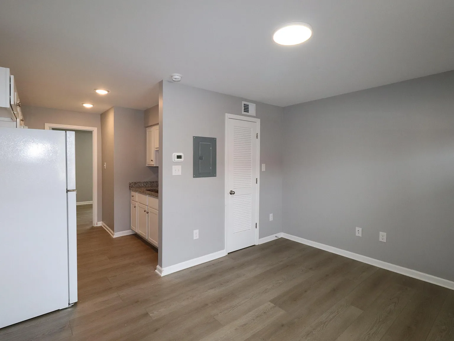1 bed, 1.0 bath, 521 sqft, $900 — Photo 3