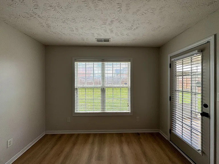 1608 Kershaw Loop — Photo 9