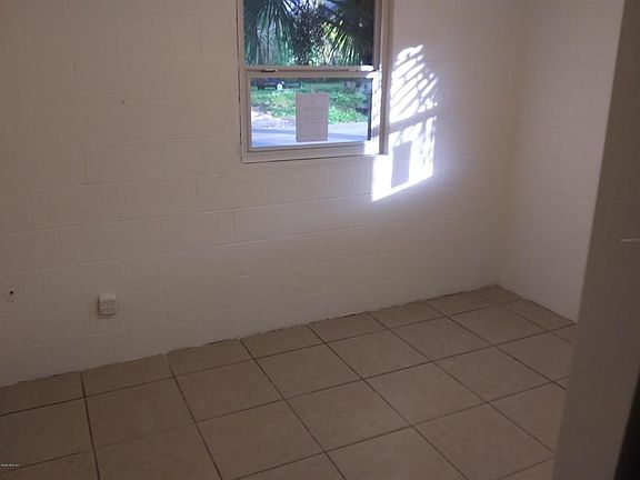 4th image of 2304 SW Fort King St
