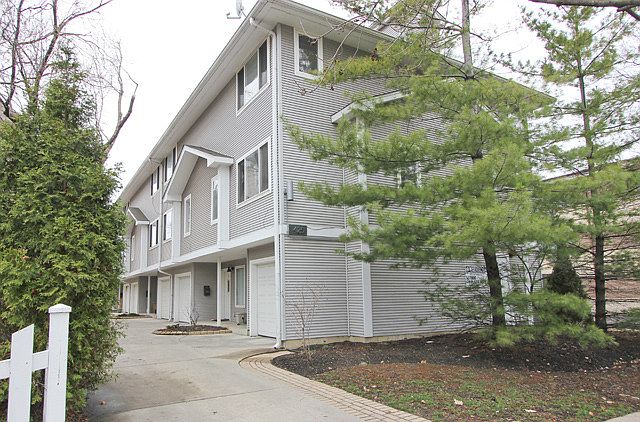 1st image of 425 S Harvey Ave APT A