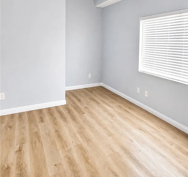 7900 Woodman Ave #105 — Photo 13
