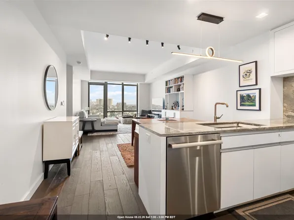 320 Adolphus Avenue image 1 of 37