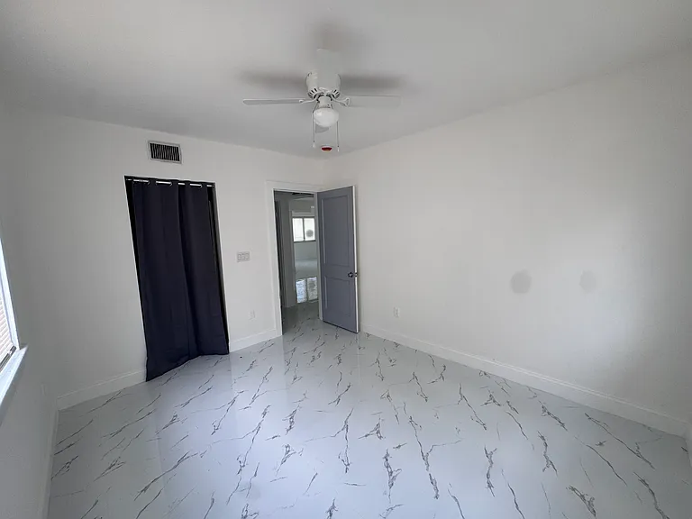 465 Martin Ave — Photo 5