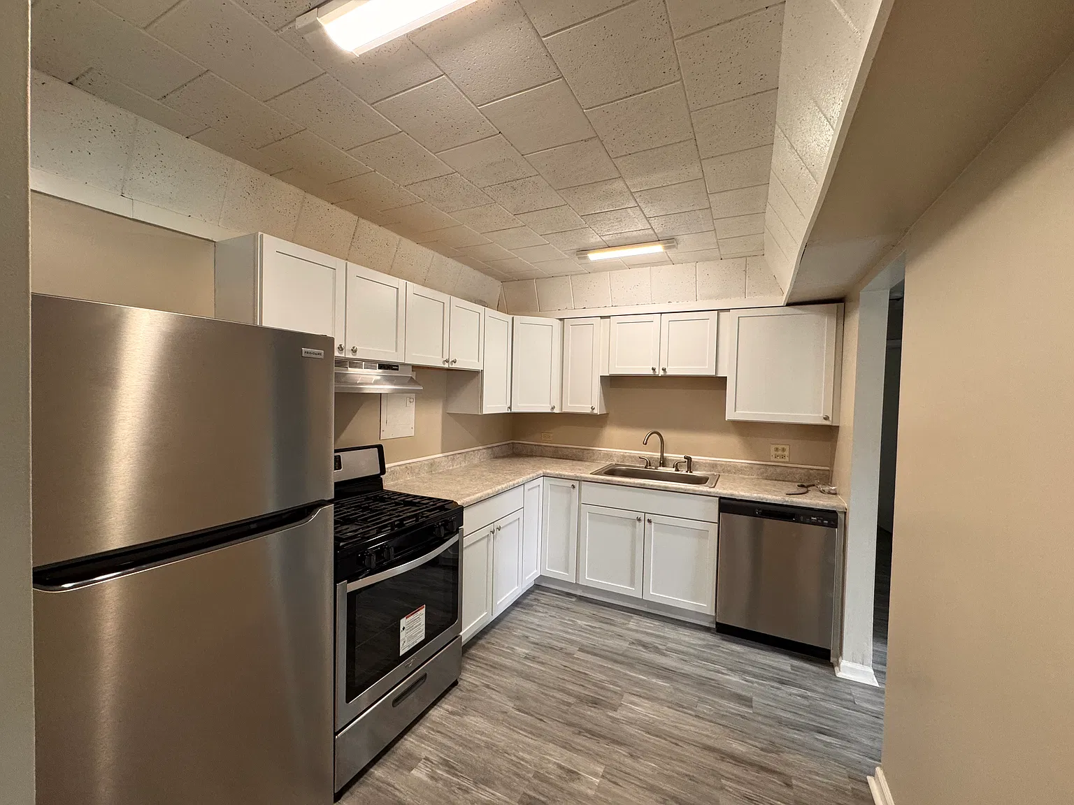 2 bed, 1.5 bath, 950 sqft, $1,950 — Photo 4