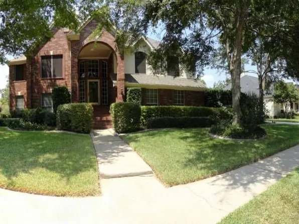 2235 Old South Dr, Richmond, TX 77406
