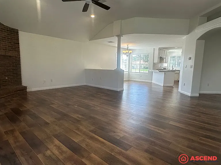10407 Loughton Ave — Photo 6
