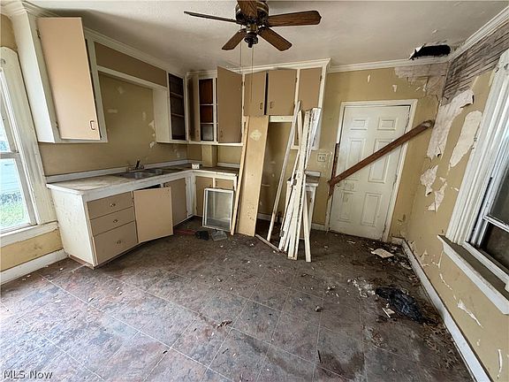 4th image of 314 E 26th St
