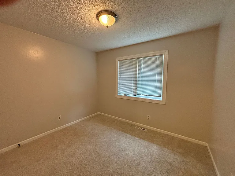 3423 Woods Dr — Photo 9