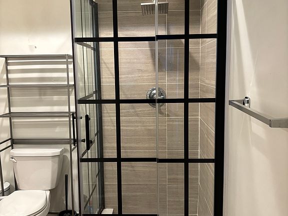 5th image of 45 Branch Ln