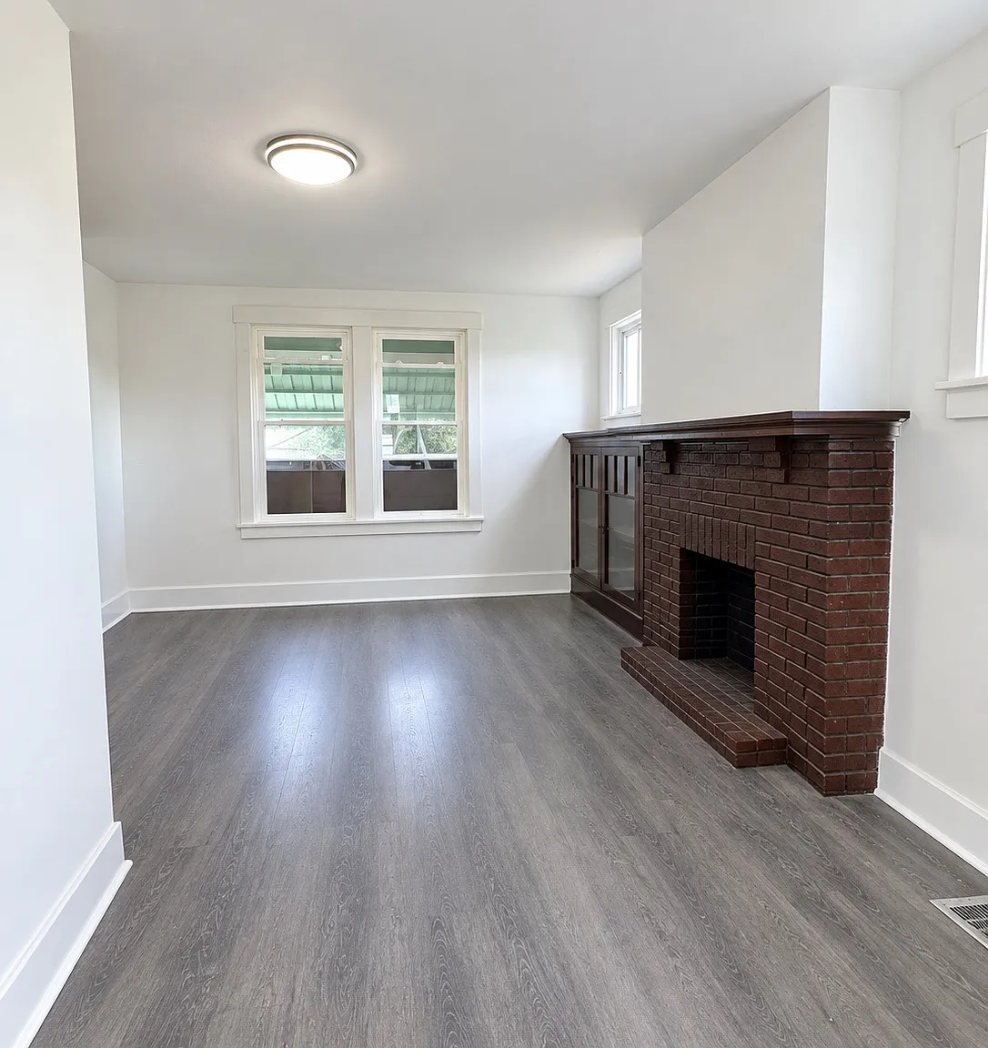4 bed, 1320 sqft, $1,600 — Photo 2