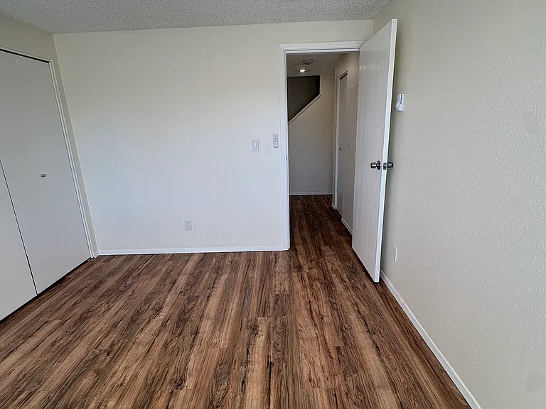 829 Northview Cir — Photo 9