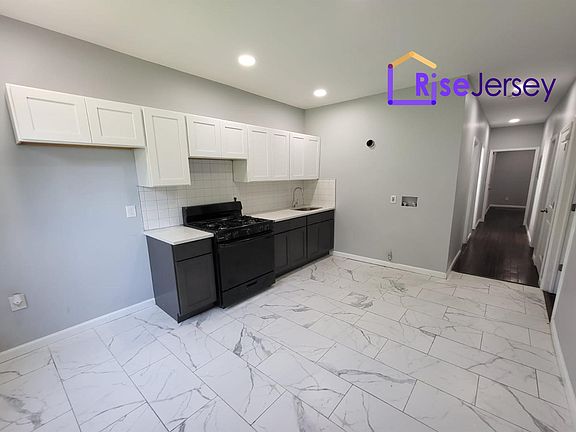 2nd image of 432 Avon Ave #1A