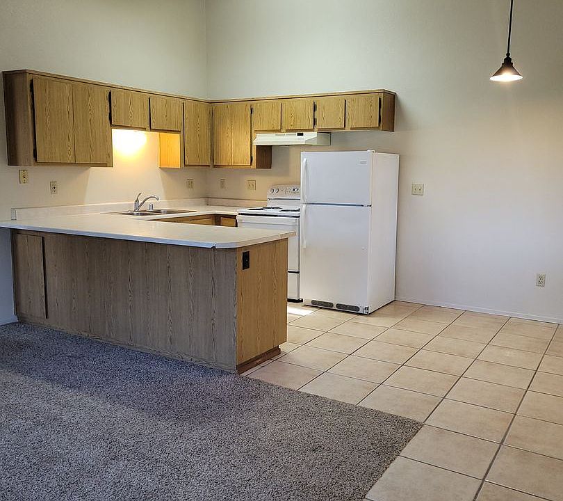 1st image of 595 E Lassen Ave #4