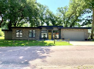 1009 Lake St, Milford, IA 51351