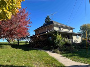 6511 S Pleasant Hill Rd, Elizabeth, IL 61028