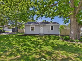 44 Wing Rd, Acushnet, MA 02743