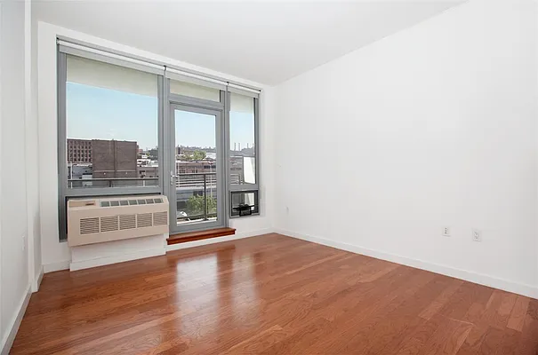 Rented by Space Marketing Shop | media 20