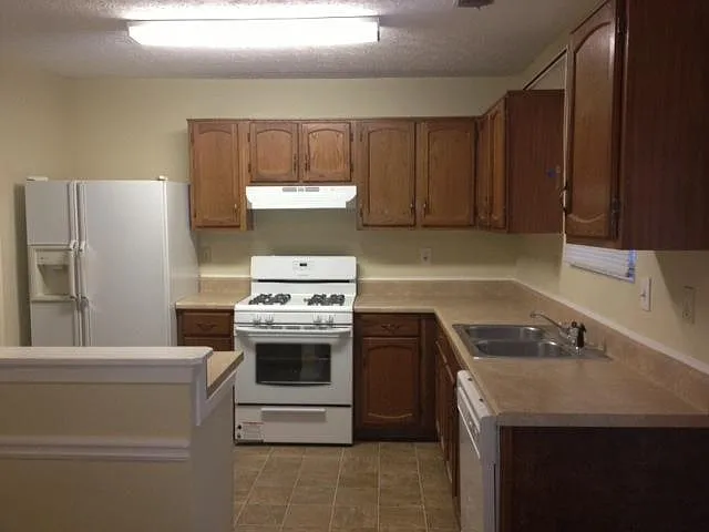 5577 Wells Cir #TOWNHOUSE