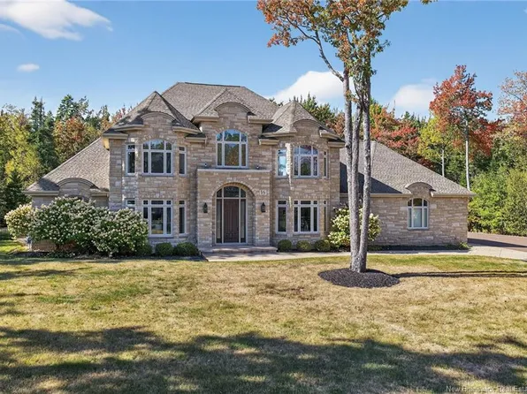 16 Bromfield Ct, Moncton, NB E1G 0N7